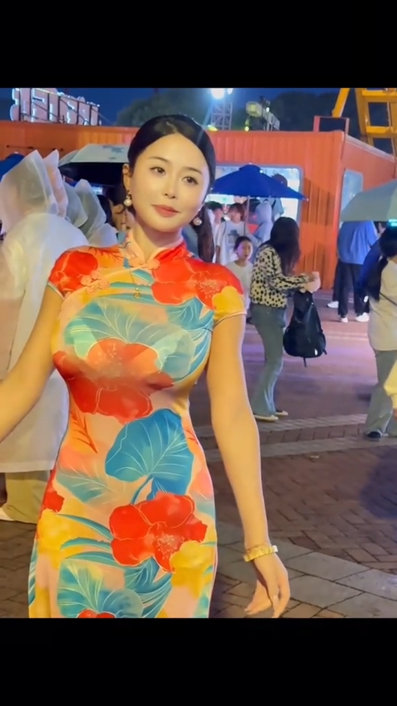#吃糖吐泡泡#丰腴#阿姨