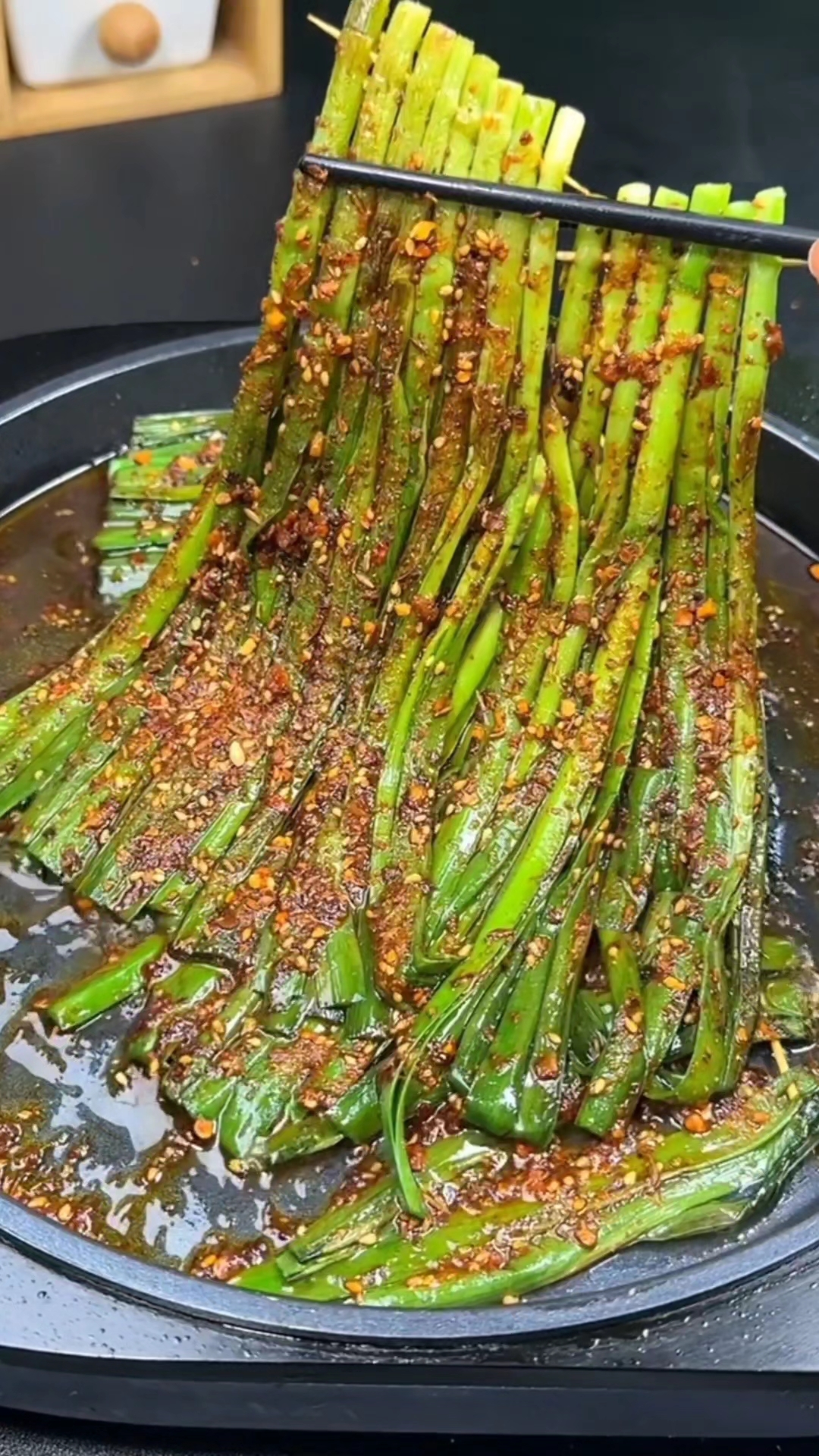 在家也能做出烧烤摊的韭菜串