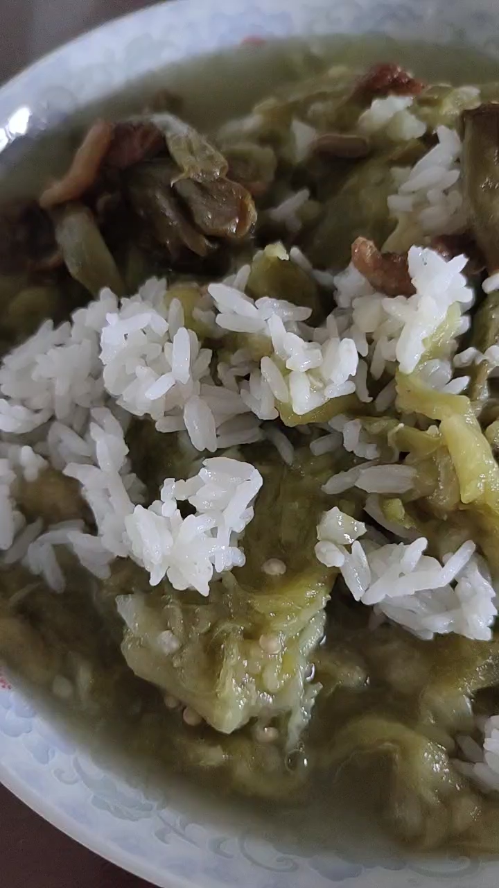 鸡汤肉丝盖浇饭~吃的是灵魂～