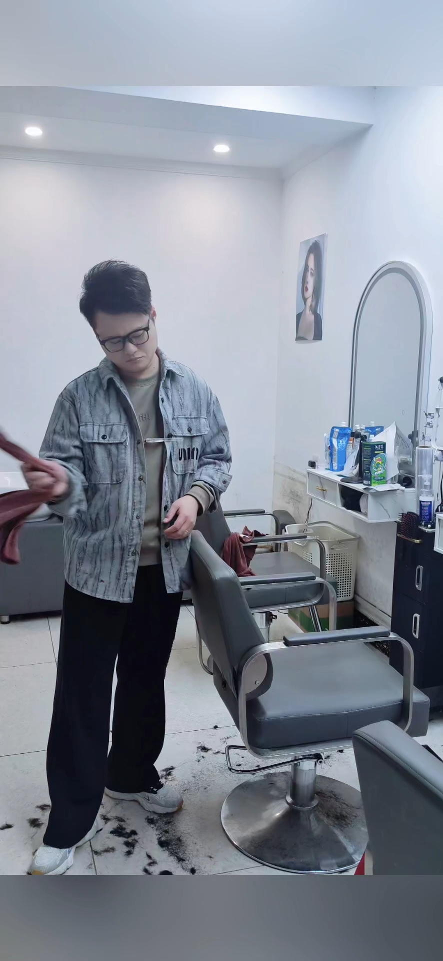 顾客都去哪了?我快成侦探了#守店日常 #搞笑