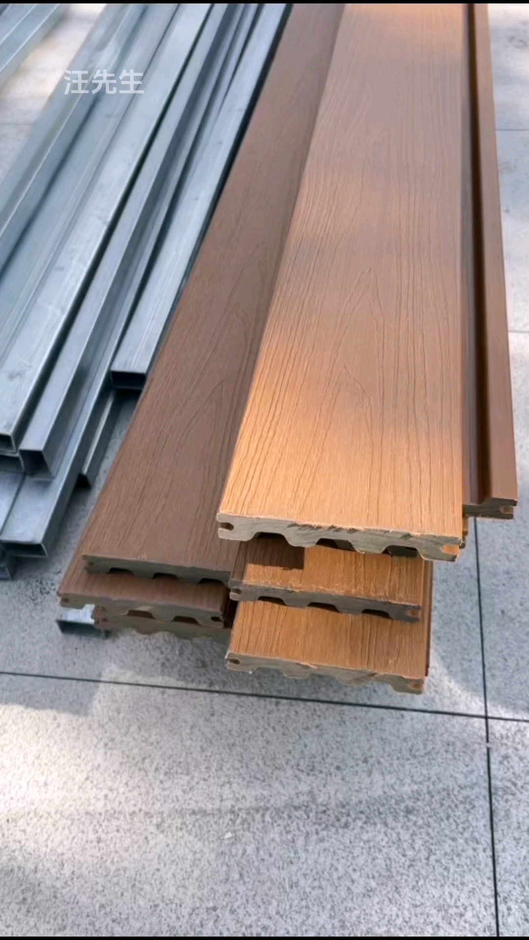 上海市塑木地板铺装施工记录,M实心共挤柚木色