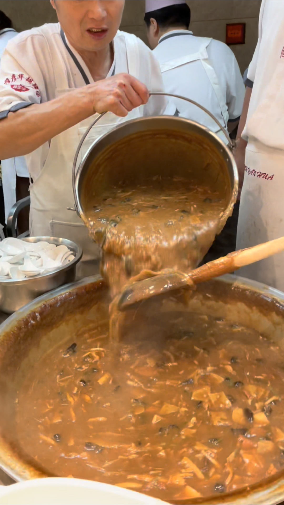 喜欢喝胡辣汤的朋友们,不用来河南也能喝上了,有袋装的胡辣汤