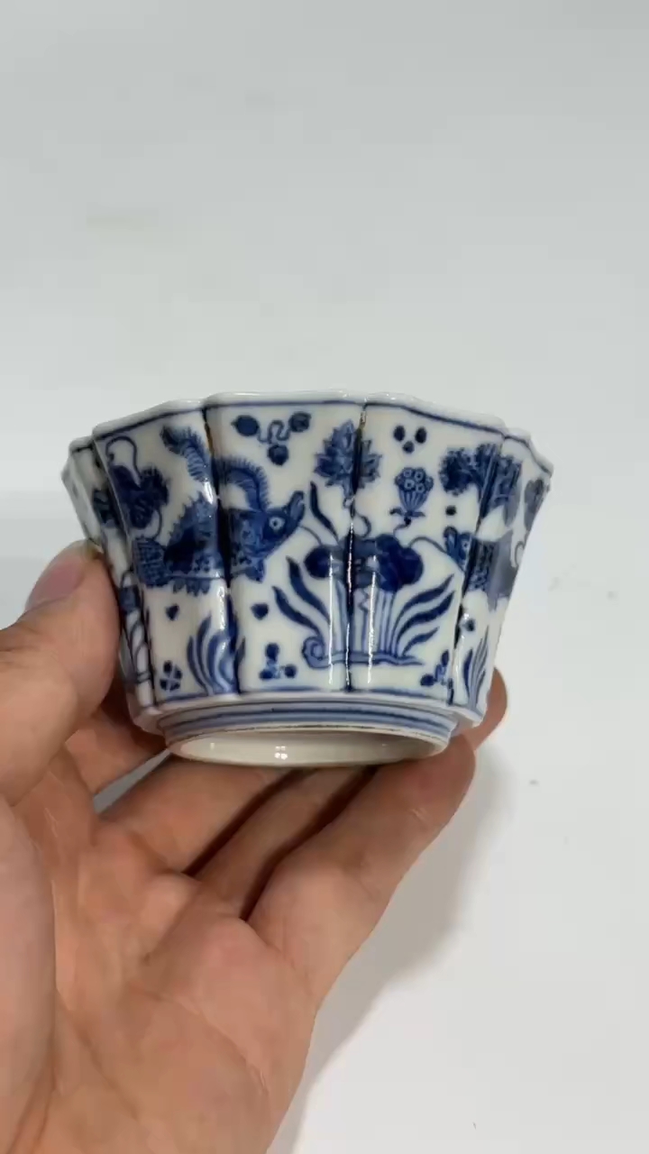 青花鱼藻纹碗