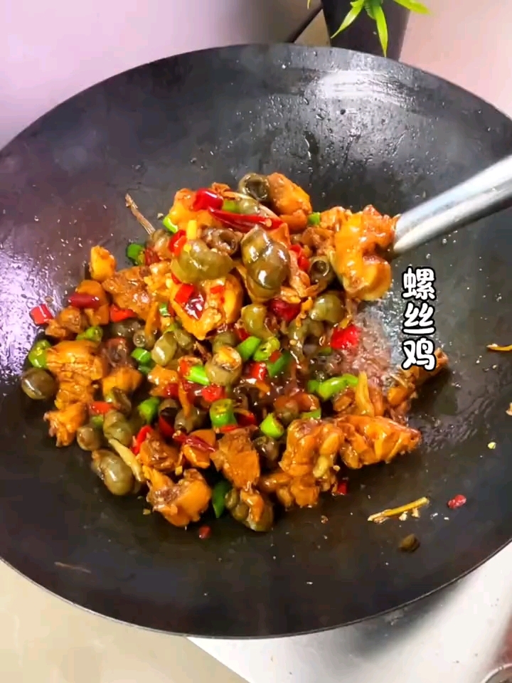 当螺狮遇到鸡肉米饭你可要多煮点