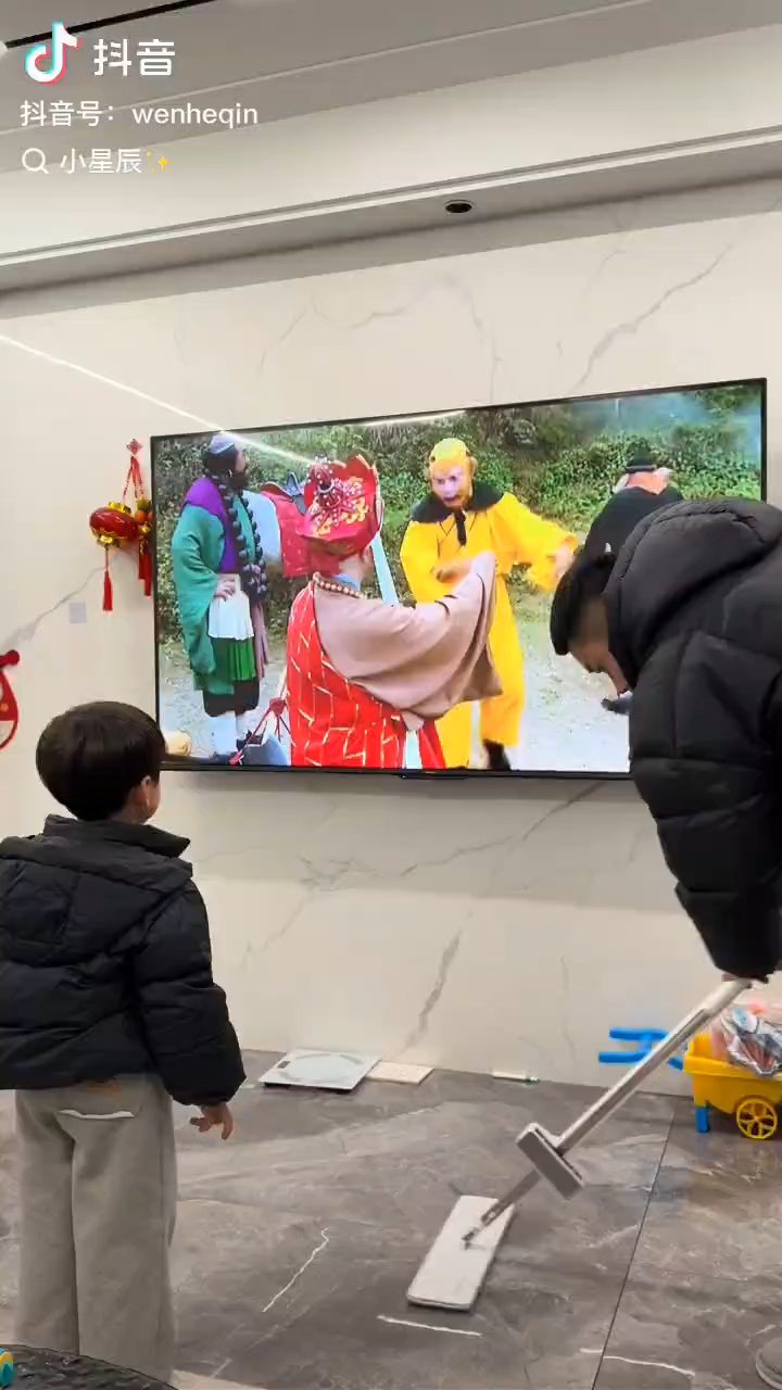 抖音同款!店内惊现真人蛋糕