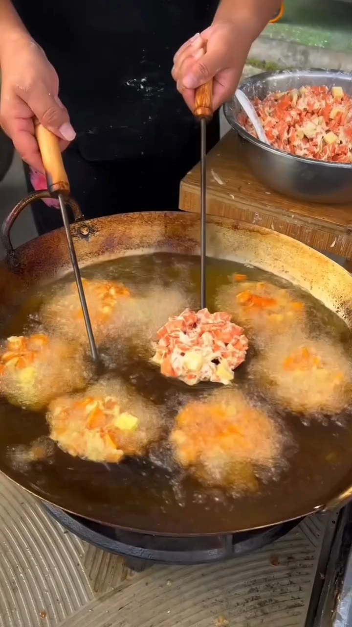 汕头街边油炸番薯饼有多好吃