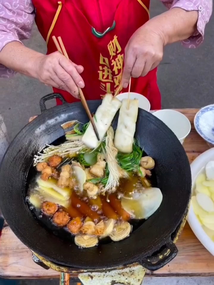 藏在合肥居民楼门口!干了27年的凉皮米线