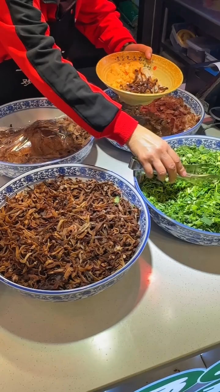在杭州!!!这家的肉沫土豆泥拌粉真的好好吃