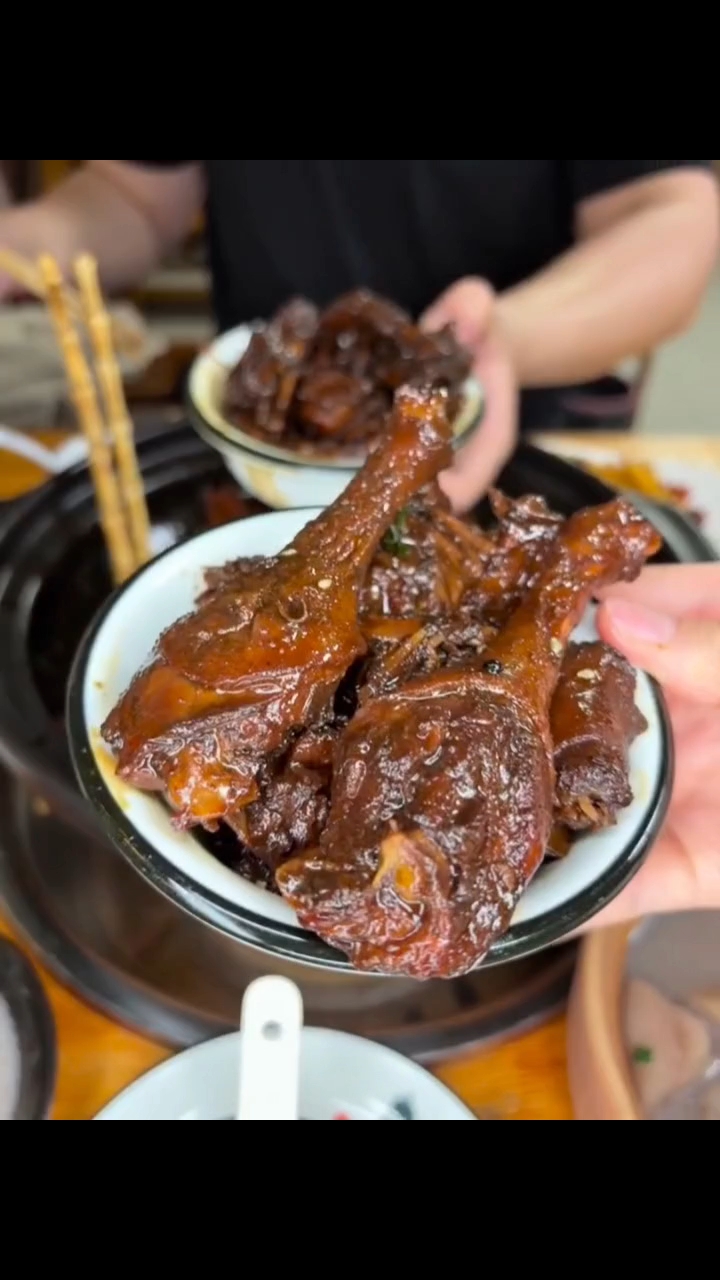 《邯郸!仅此一家的黑鸭煲》!!!
