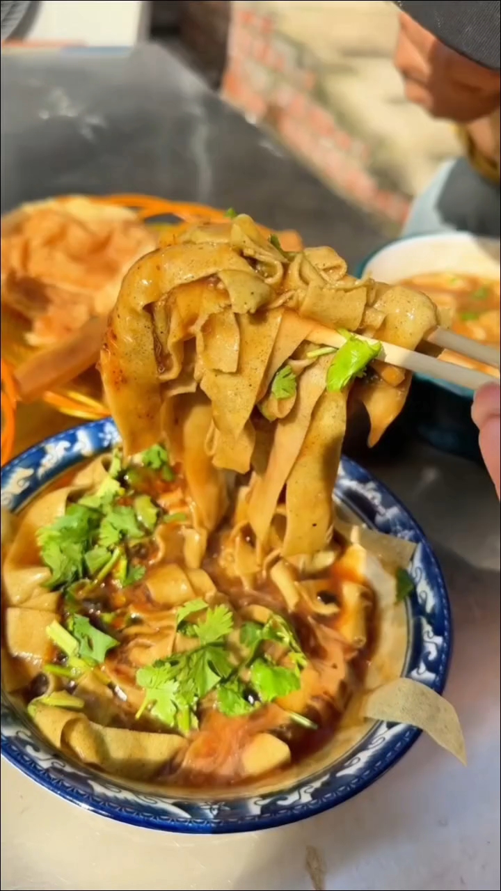 政法街新开的天津早餐,锅巴菜