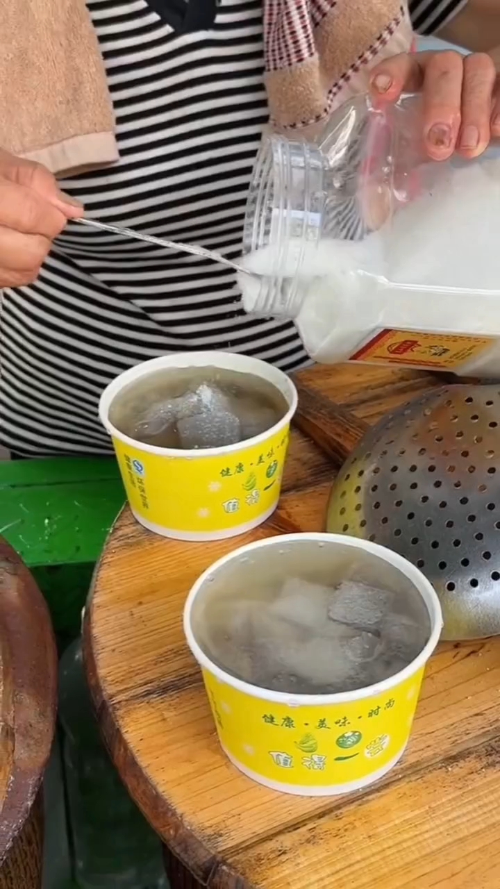 金华街头的阿婆清凉糕,是多少金华人的回忆