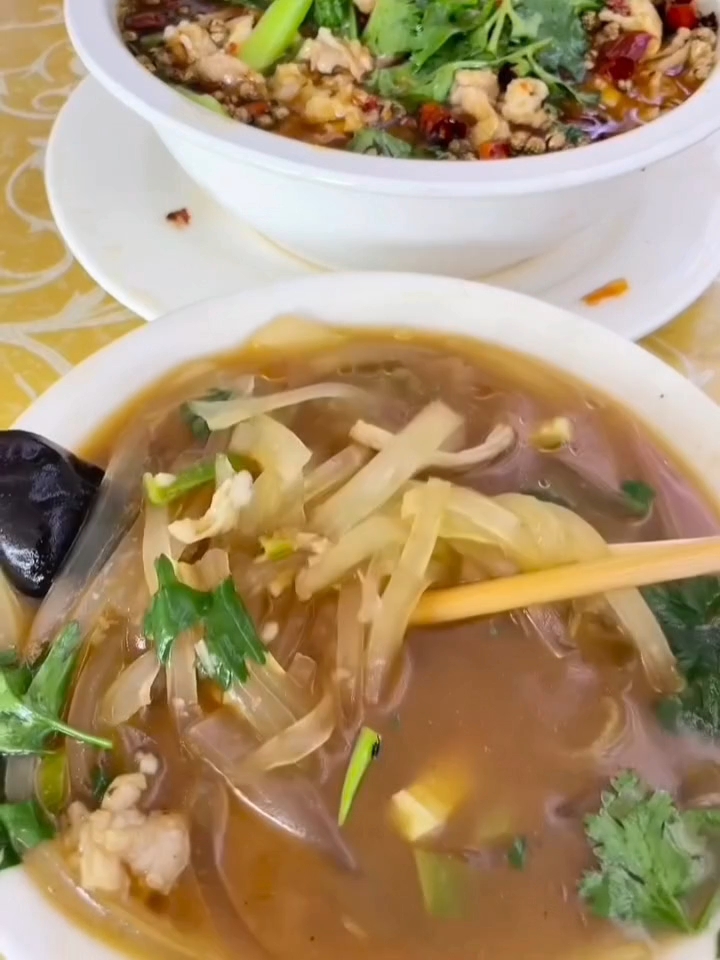 定陶焖子汤 第一次喝焖子汤,这家是不加丸子的