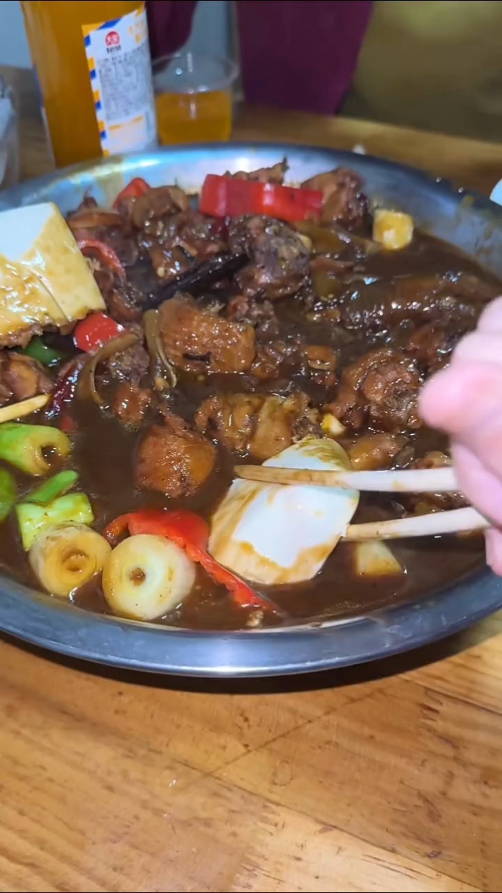 单县一家开了42年的酱鸡店 