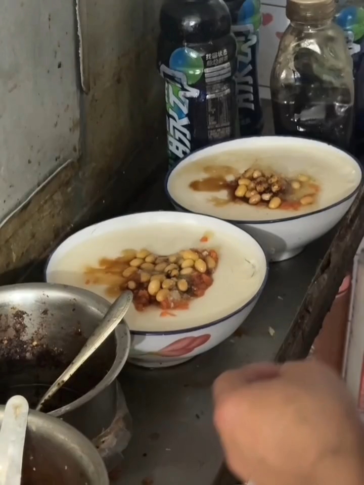 在济宁喝到了好喝的碗蒸豆腐脑耶