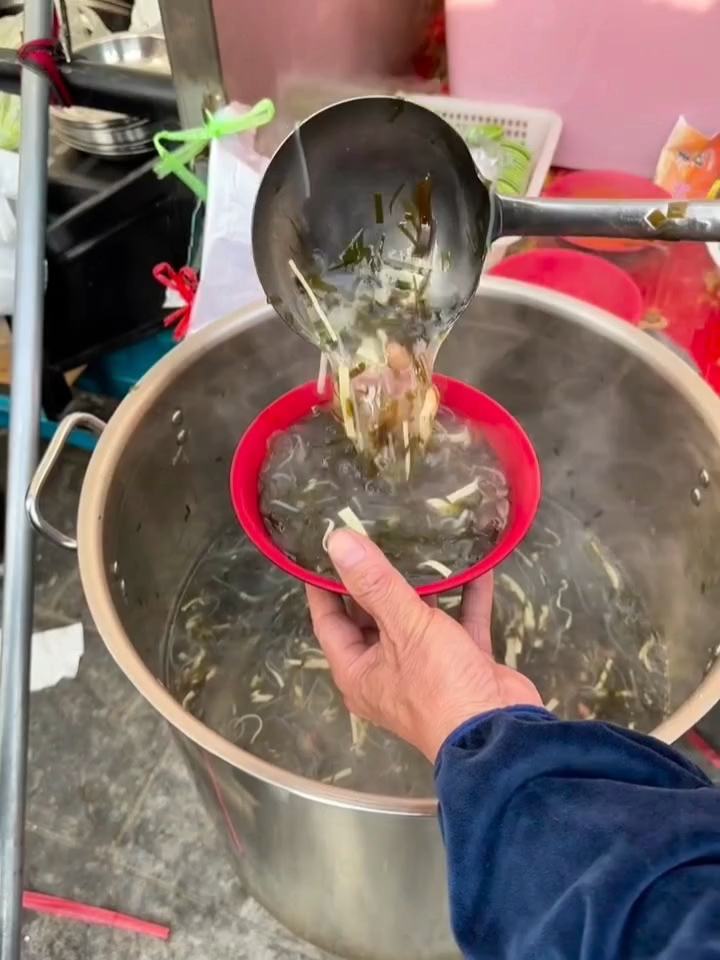 江苏淮安特色地方小吃辣汤 油端子 豆腐脑。