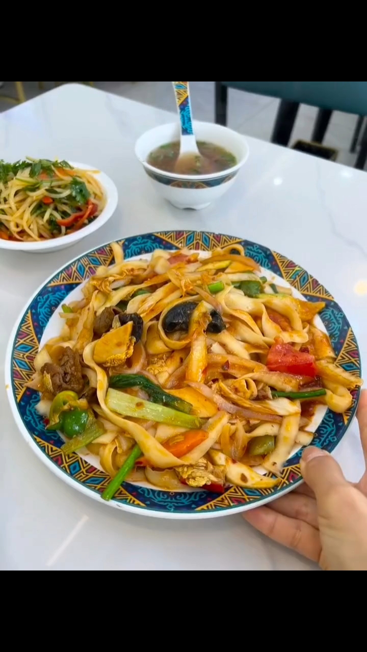 盐城街上最好吃的兰州拉面！肉夹馍也巨好吃