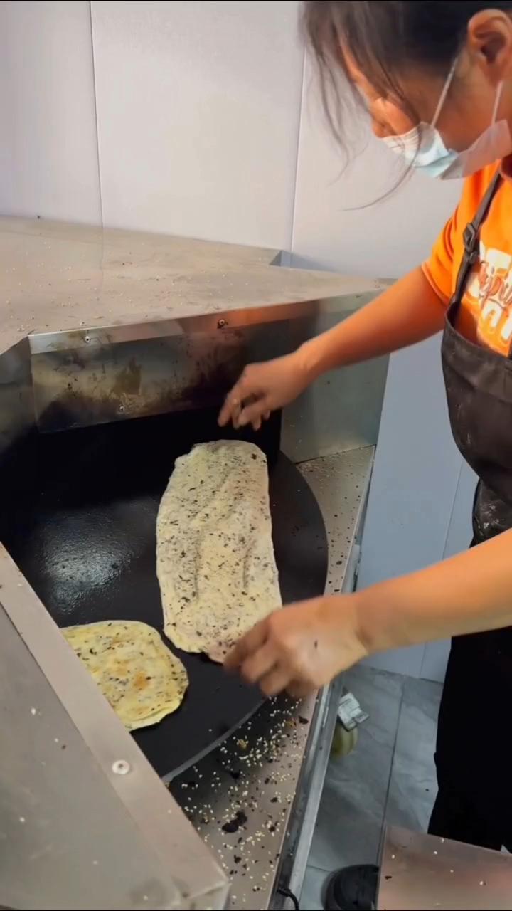 藏在单县中铂新天地b区门口一家好吃的梅干菜烧饼