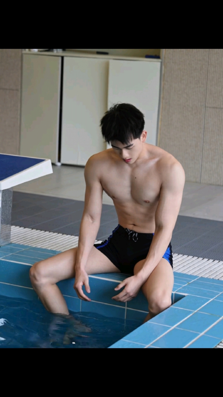 这肌肉线条,男生们觉得能打几分?