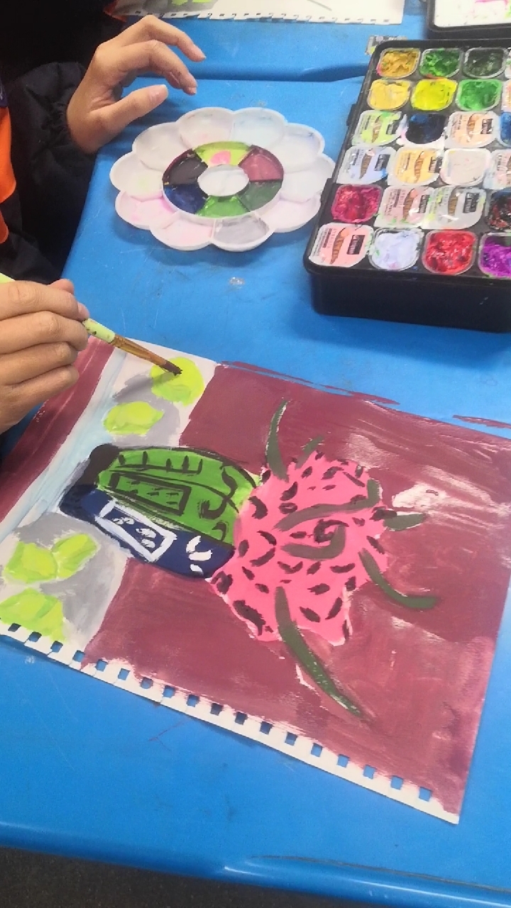 初一学生临习野兽派马蒂斯的静物作品,您觉得怎么样?