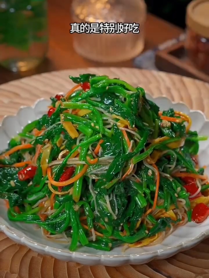 凉拌菠菜好吃解腻