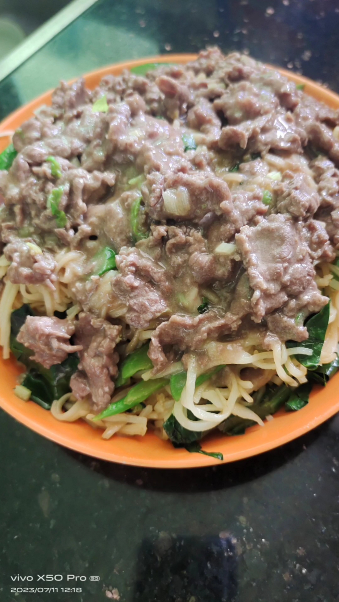 潮汕湿炒牛肉粿条,简简单单的一餐。