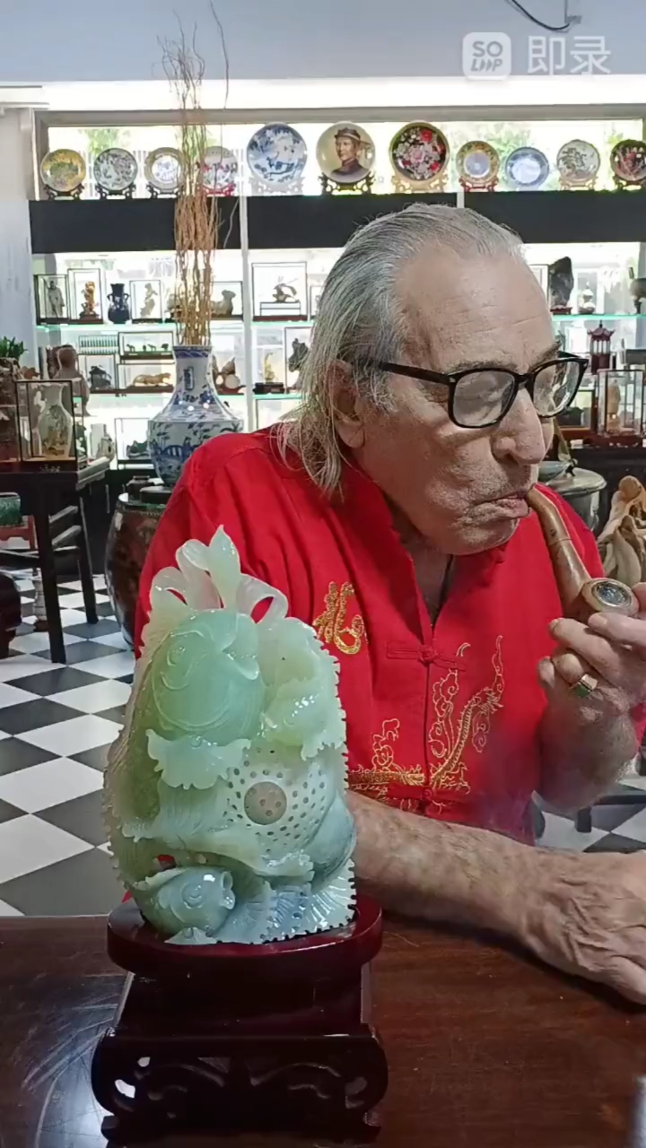 玉石雕刻鲤鱼摆件