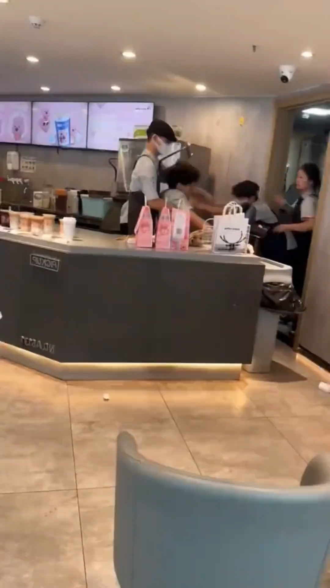 秋天的第一杯奶茶 外卖小哥无所不能