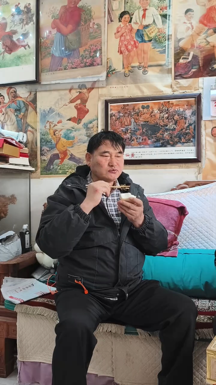 朱之文老师一口咸菜一口馒头吃的太香了