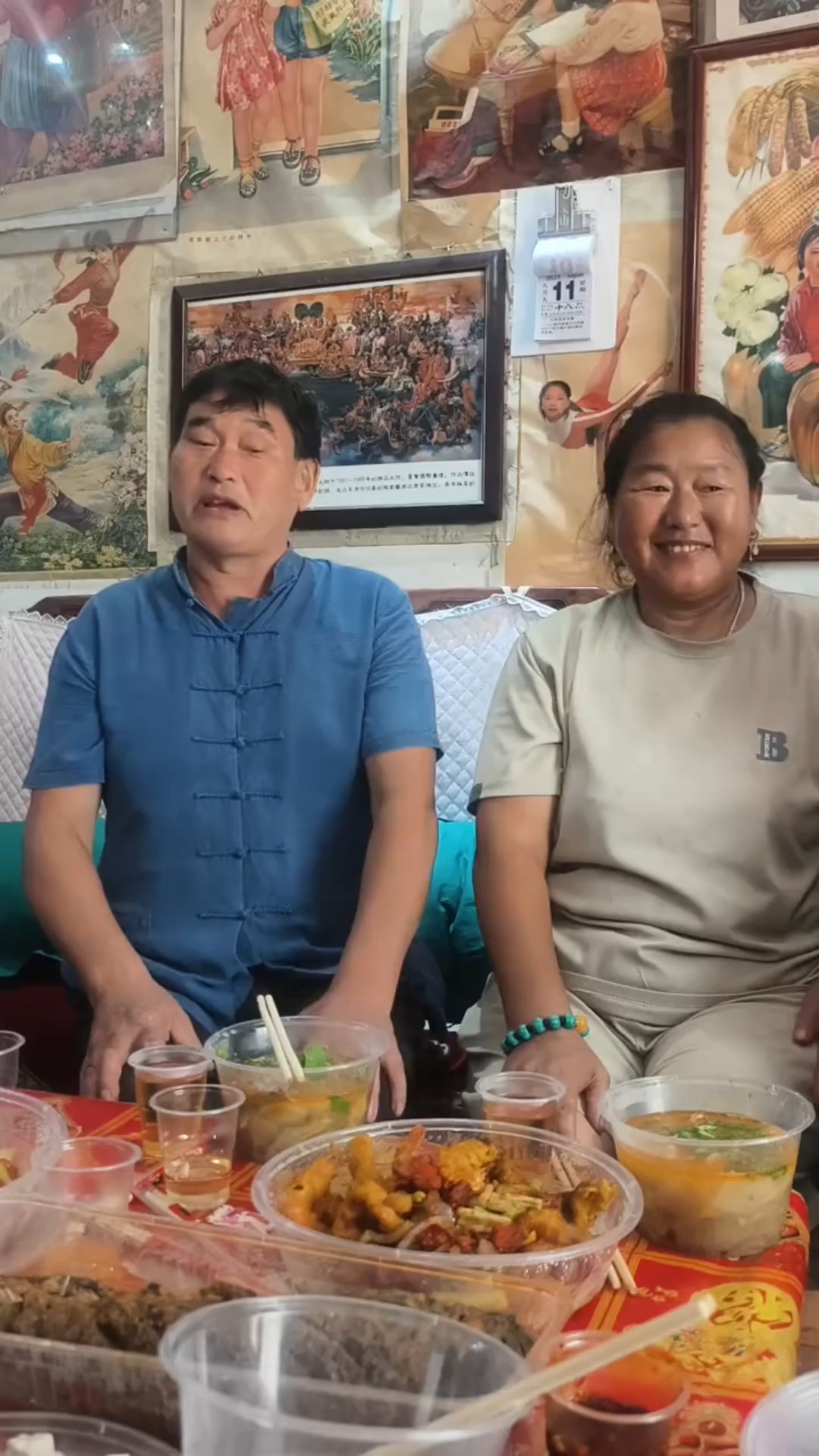 大衣哥今天用家乡的美食单县羊肉汤招待粉丝