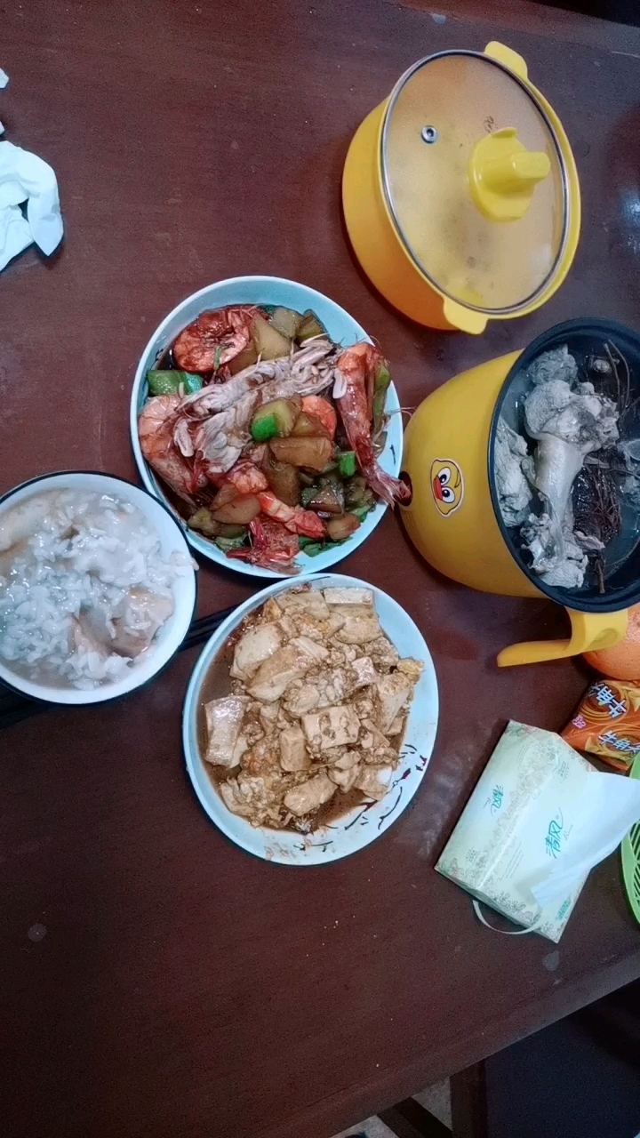 年糕饭鸡肉草根汤芥菜头炒虾