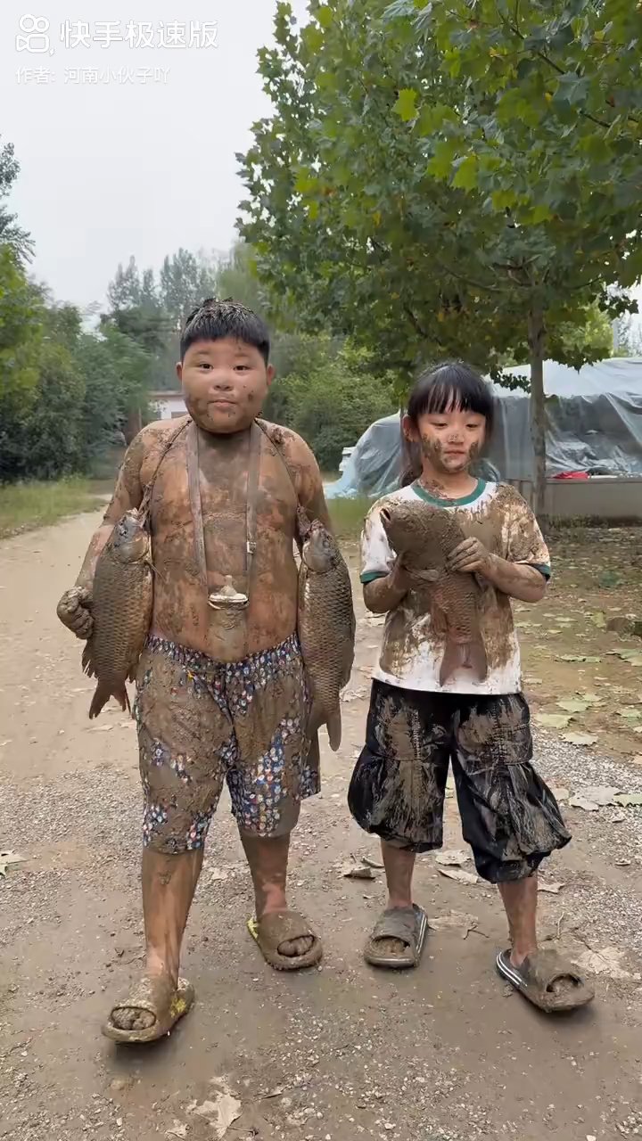 贝贝浩天逮鱼记:友谊的小船不翻