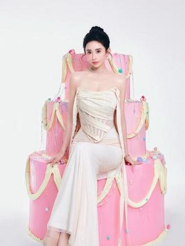 巨型蛋糕 蛋糕 甜品小妹儿