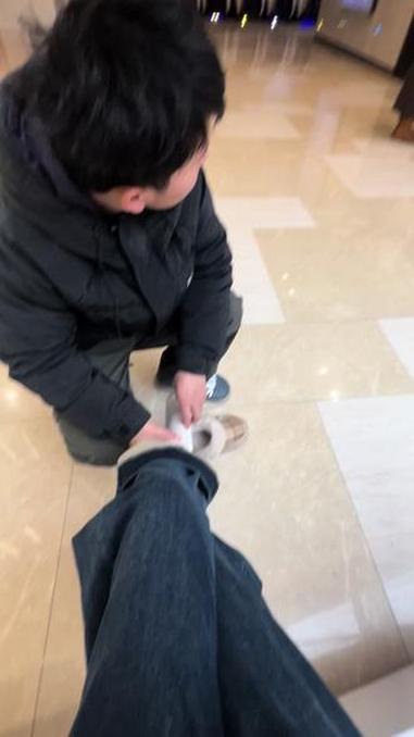 今麦郎是方便面吗?我还以为是今麦郎果冻,难道我记错了吗?#被迫营业的男人