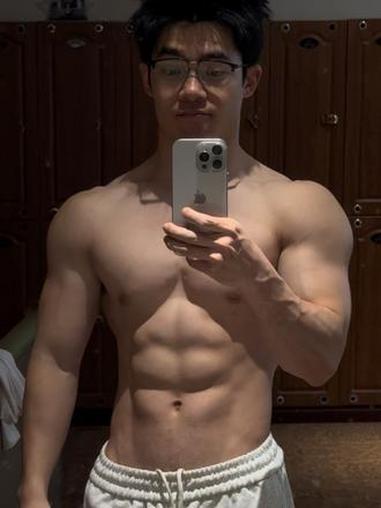 #肌肉 #腹肌训练成果展示 #腹肌 #肌肉男 #硕士
