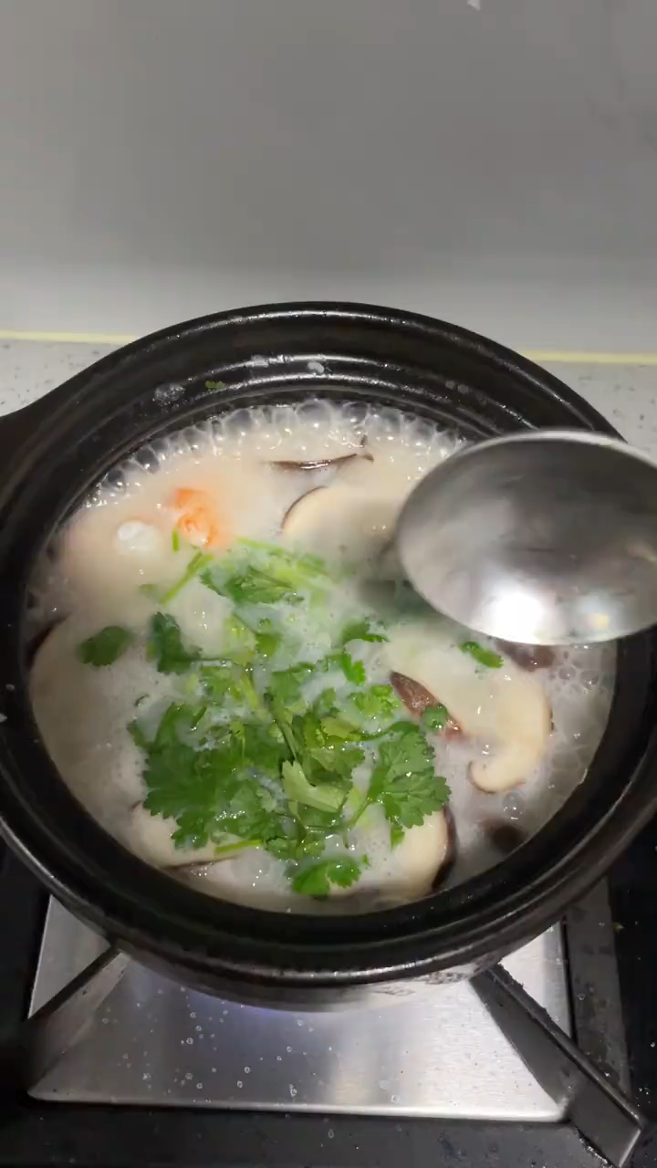 今日份 砂锅海鲜粥