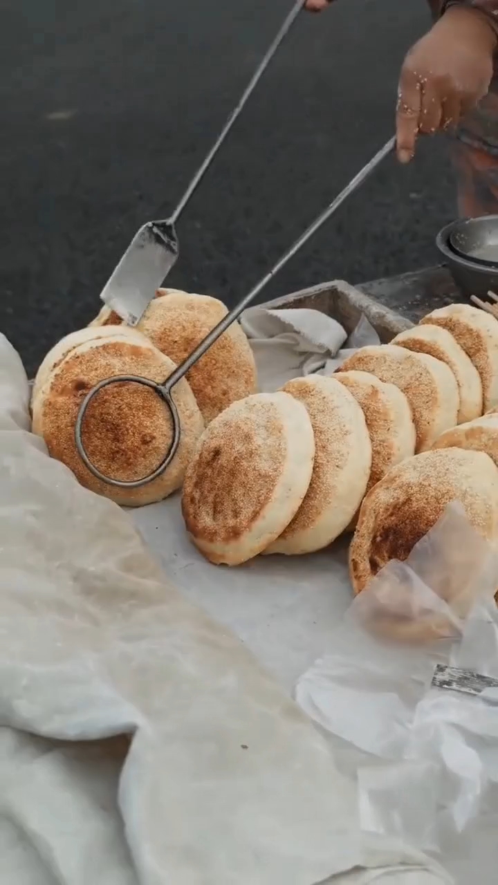 菏泽名吃吊炉烧饼超级好吃