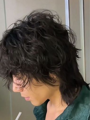 适合男生的狼尾鲻鱼头卷发 狼尾鲻鱼头 免打理烫发自然吹干效果 方圆脸女生适合的发型 换个发