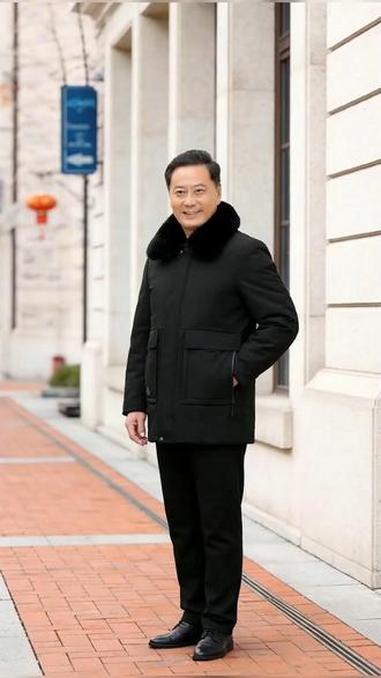 冬天不再冷！罗蒙棉服，穿出温暖，退换无忧 冬天怕冷又不想穿羽绒服？这款加绒外套帮你解决难题