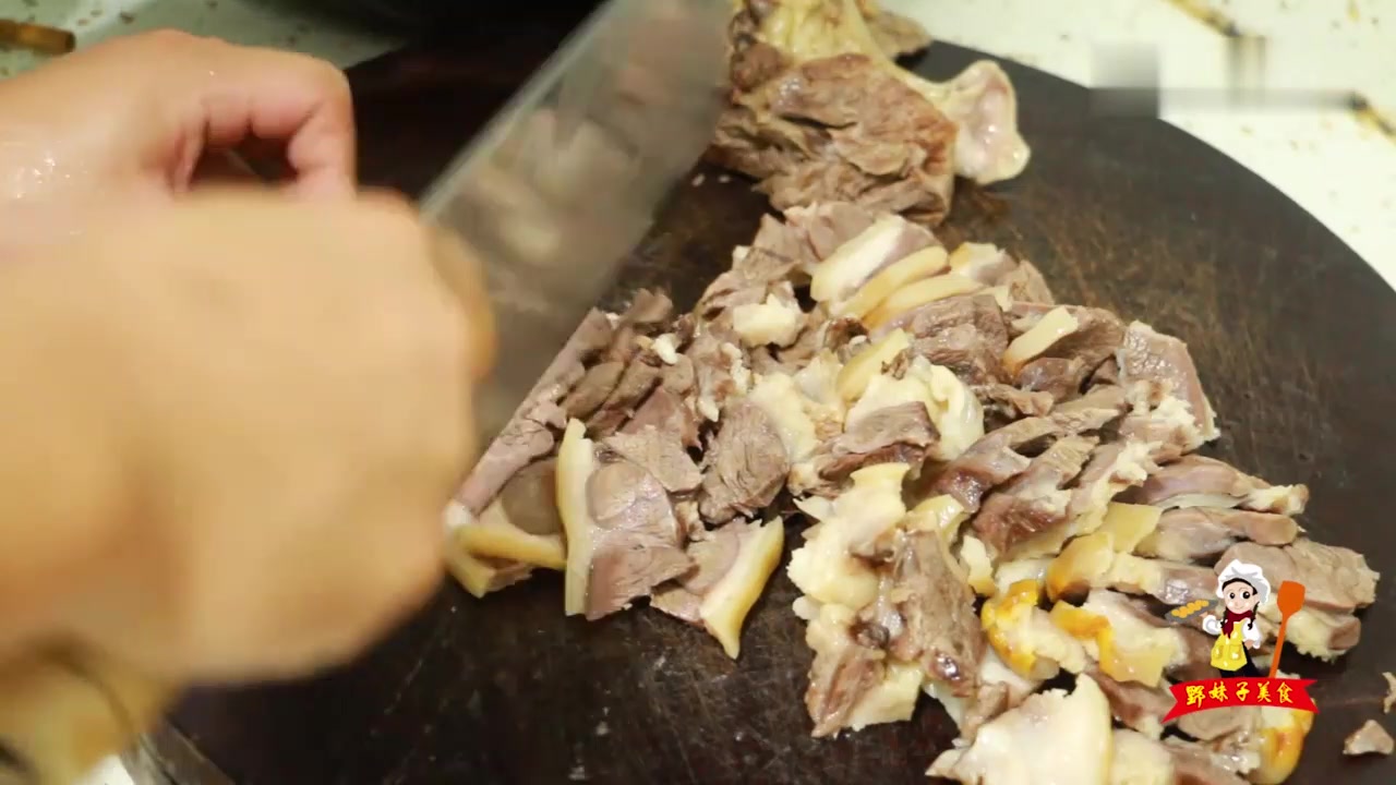 狗肉我家就爱这种做法,不放一点香料,起锅一点腥味都没有