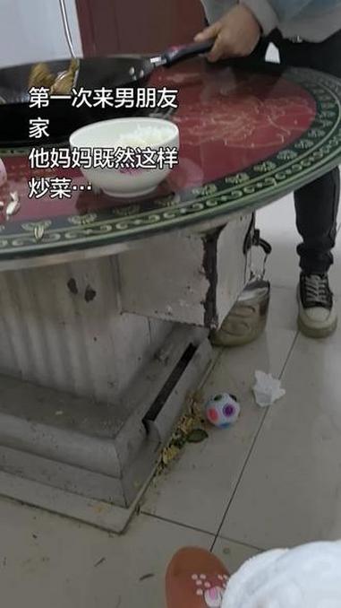 我来自广东,来男朋友家过年,他妈妈今天上街买的鸭子,说这几天吃的菜都是湖北菜,今天炒鸭子,