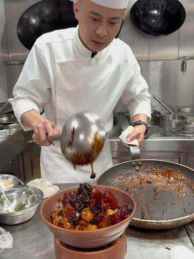 (梅干菜红烧肉)精品五花肉30斤大料配比:八角10克肉蔻6克香叶3克山奈4克小茴香2.5克