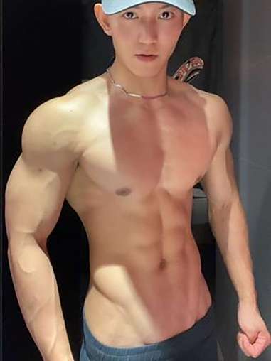 我是个感觉控,感觉你是我的 人鱼线 理想型