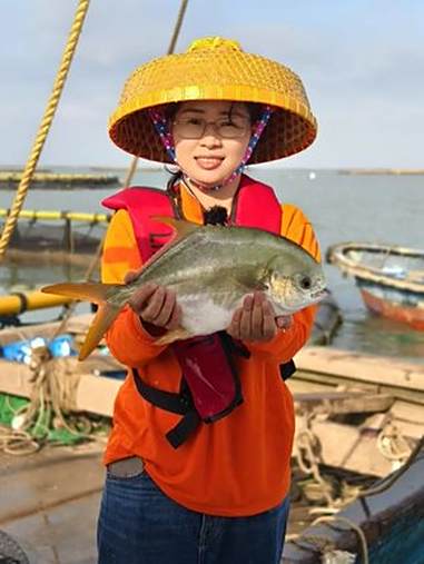 来自湛江的@海边姑娘 带来金鲳鱼的美味做法:清蒸vs香煎,你更喜欢哪种做法呢?新华社三农 