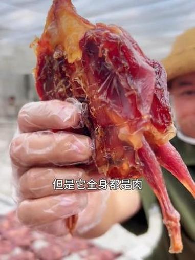 新鲜鹌鹑吃的多,腊鹌鹑吃过没有,清蒸焗饭香得很 腊味 鹌鹑 美食 乡村味道 ff