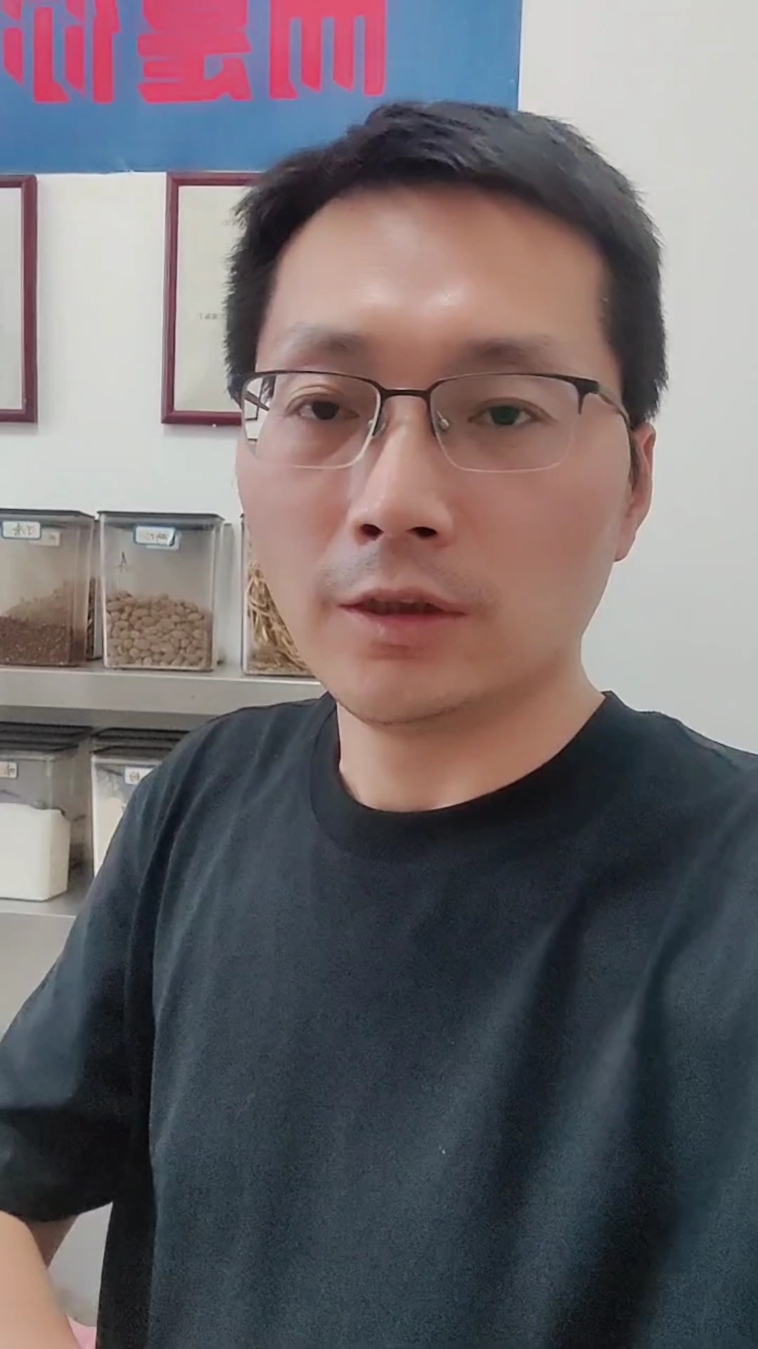 卤肉摆摊想要干掉同行,只需要这致命一招足矣