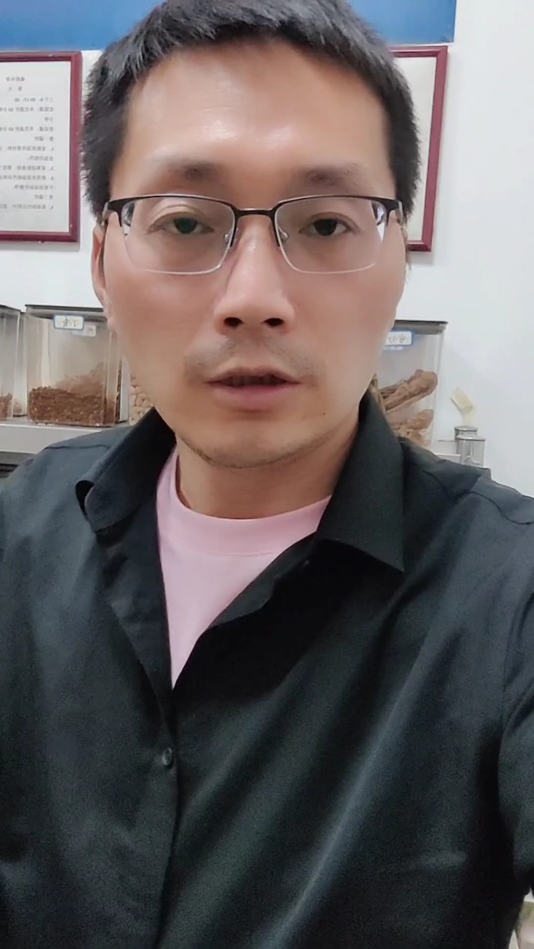 卤菜店就因为太热情而干倒闭了,顾客服务不要热情