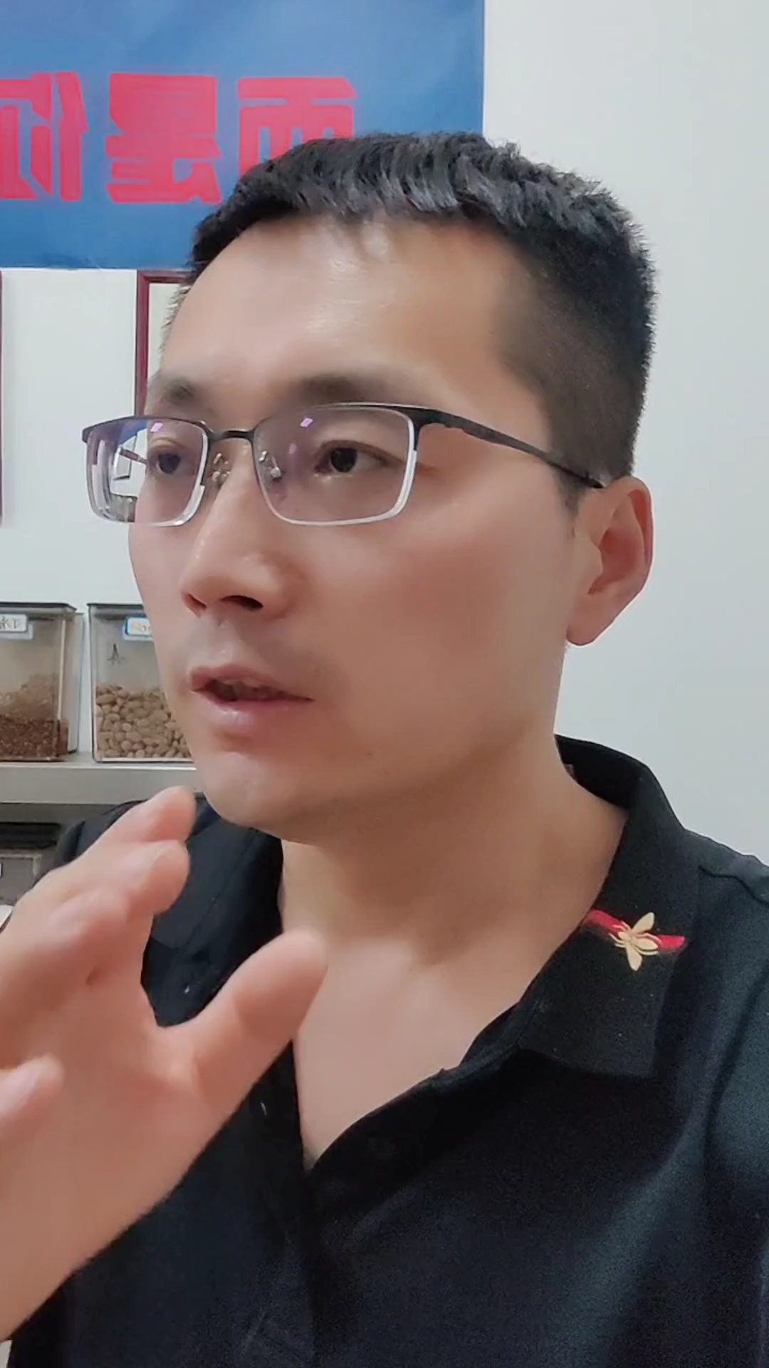 卤菜店就是因为干净,营业额从600上升到4000多