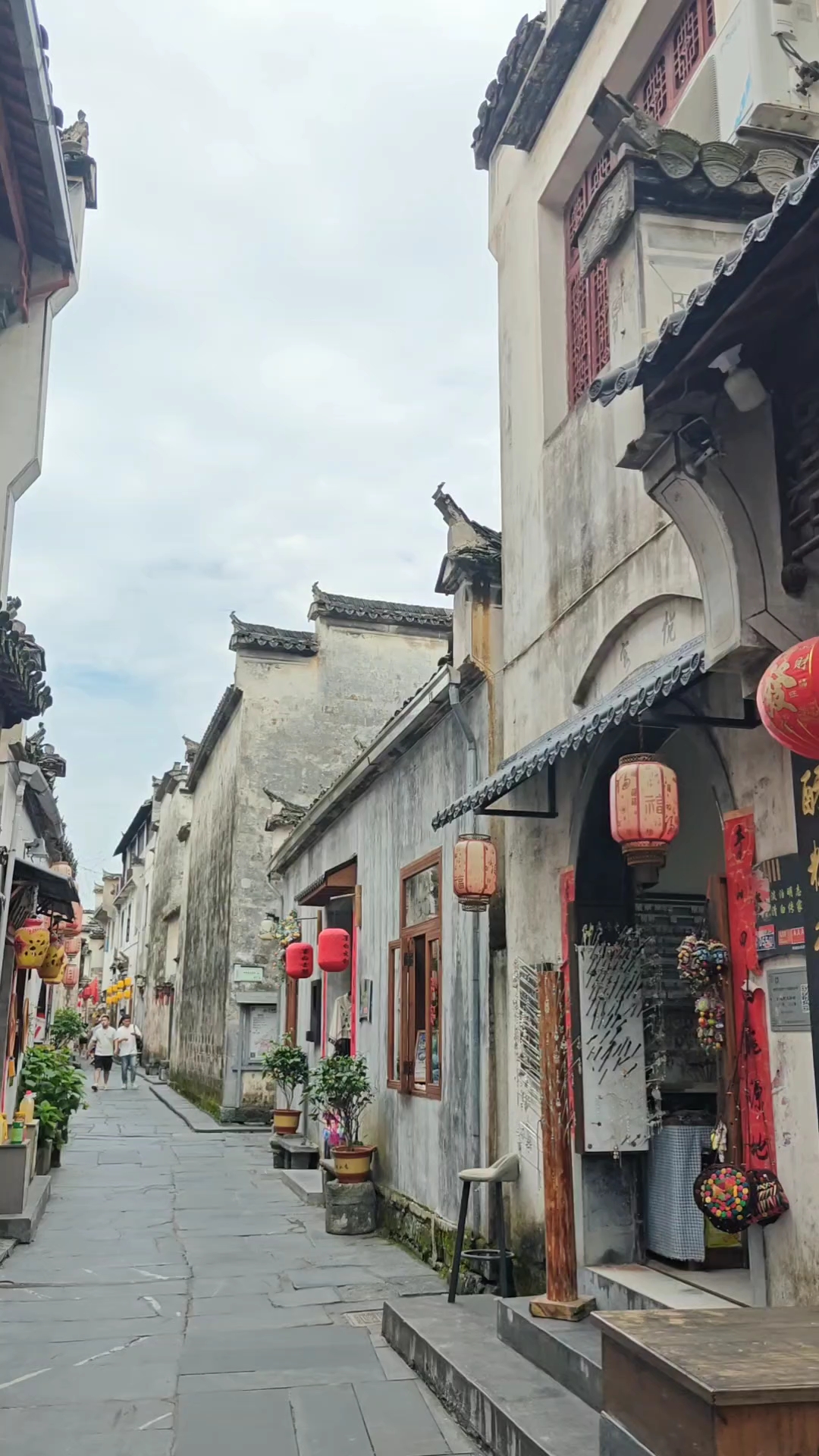 这就是西递的徽式古建筑风格,你喜欢这样的现代商业小镇吗?