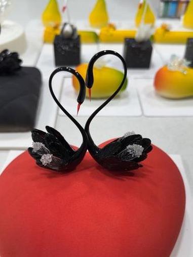 黑天鹅蛋糕 直播间做的!你学会了吗!蛋糕 甜品 烘焙 手工 天鹅蛋糕