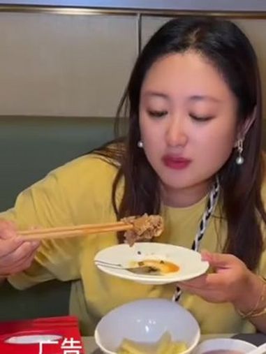 鲜切牛肉还得是海底捞 秋天来海底捞吃顿牛的 限定鲜切牛 我被海底捞新品硬控住了 apt捞面